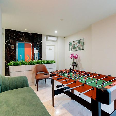 Sans Hotel 88 Andalan Surabaya By Reddoorz Buitenkant foto