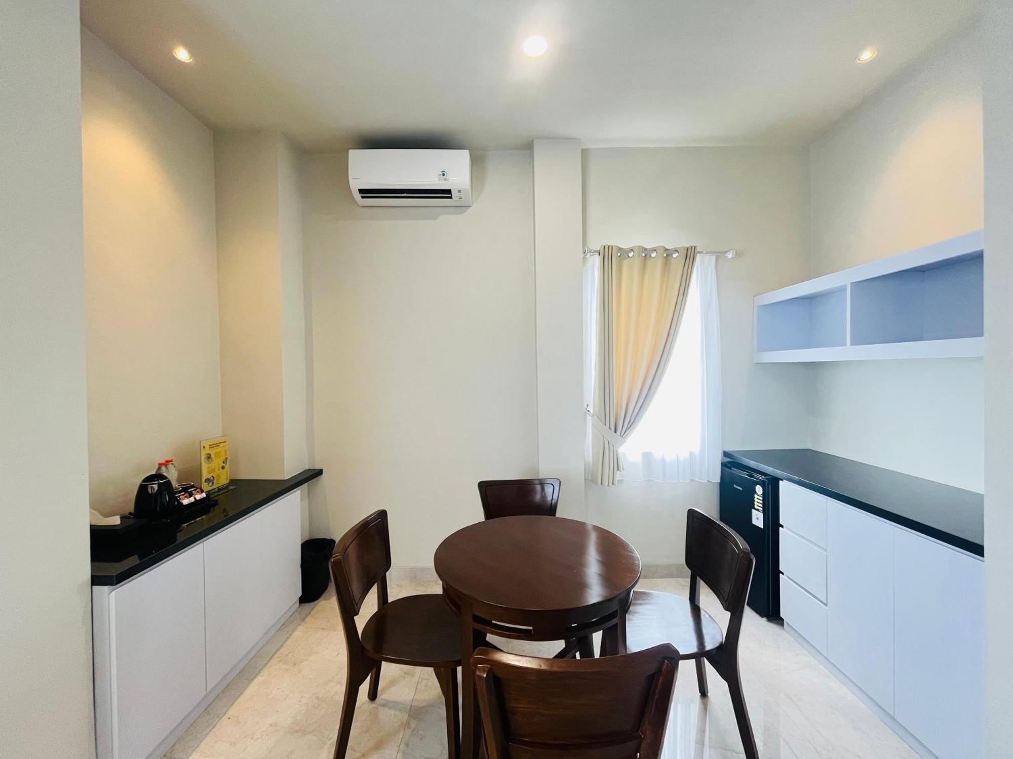 Sans Hotel 88 Andalan Surabaya By Reddoorz Buitenkant foto