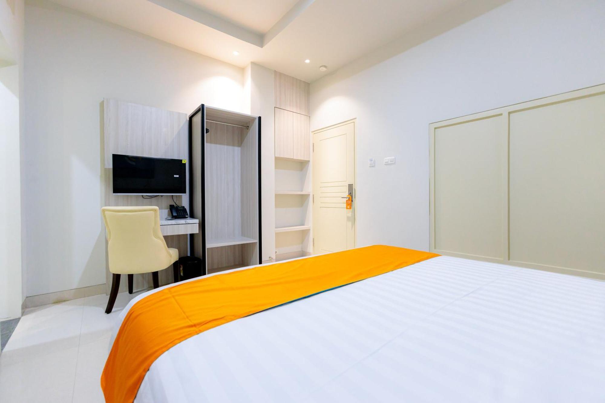 Sans Hotel 88 Andalan Surabaya By Reddoorz Buitenkant foto