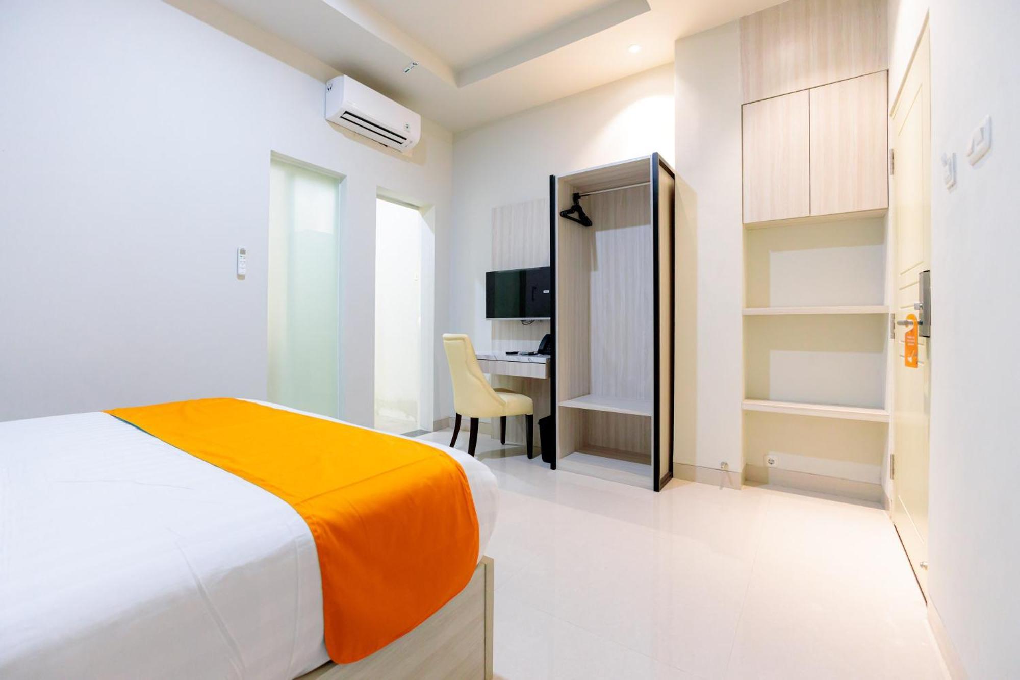 Sans Hotel 88 Andalan Surabaya By Reddoorz Buitenkant foto
