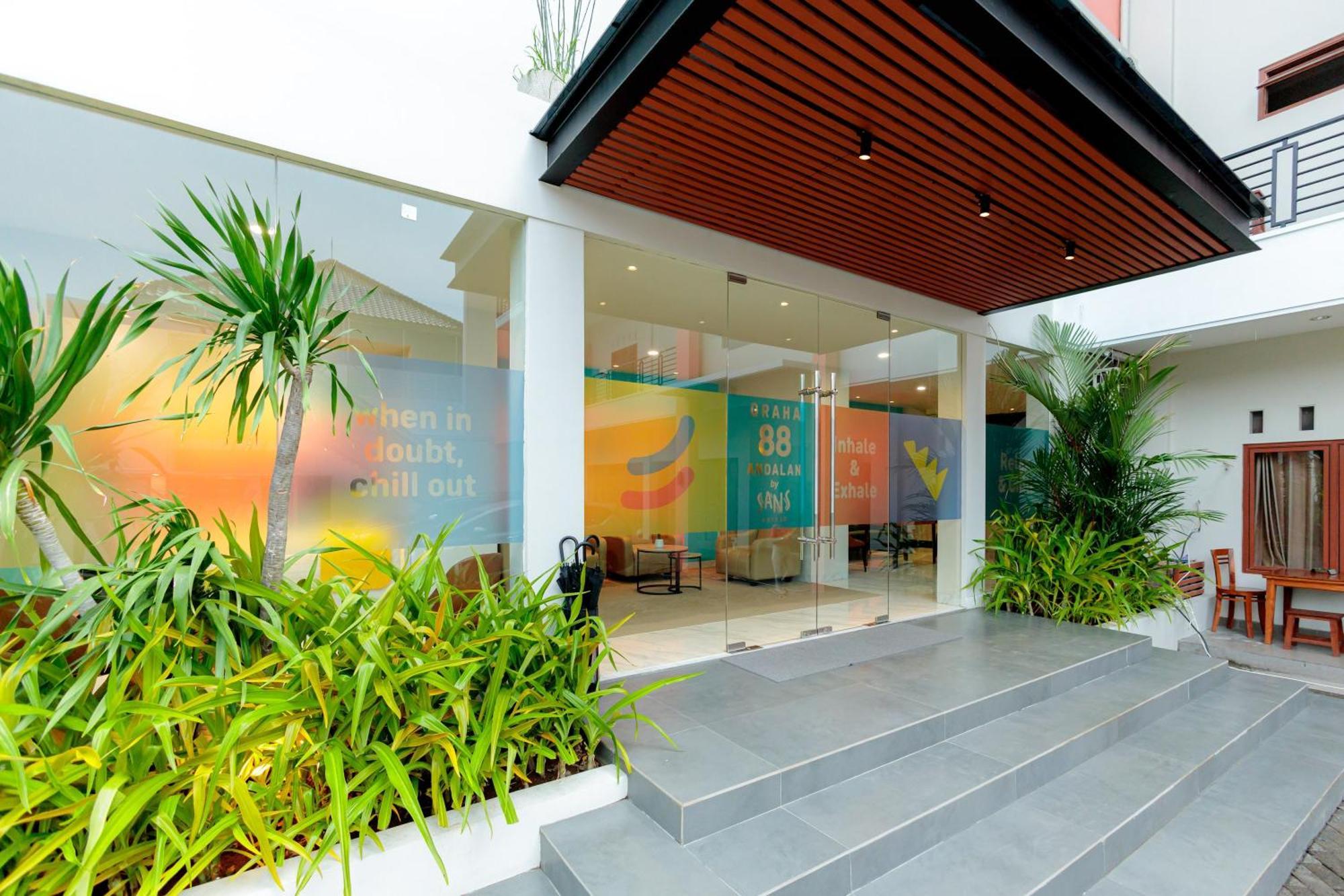 Sans Hotel 88 Andalan Surabaya By Reddoorz Buitenkant foto