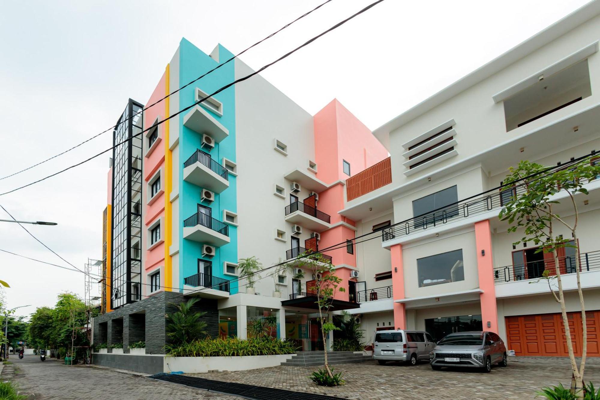 Sans Hotel 88 Andalan Surabaya By Reddoorz Buitenkant foto